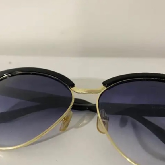 Prada sunglasses - Picture 9 of 12